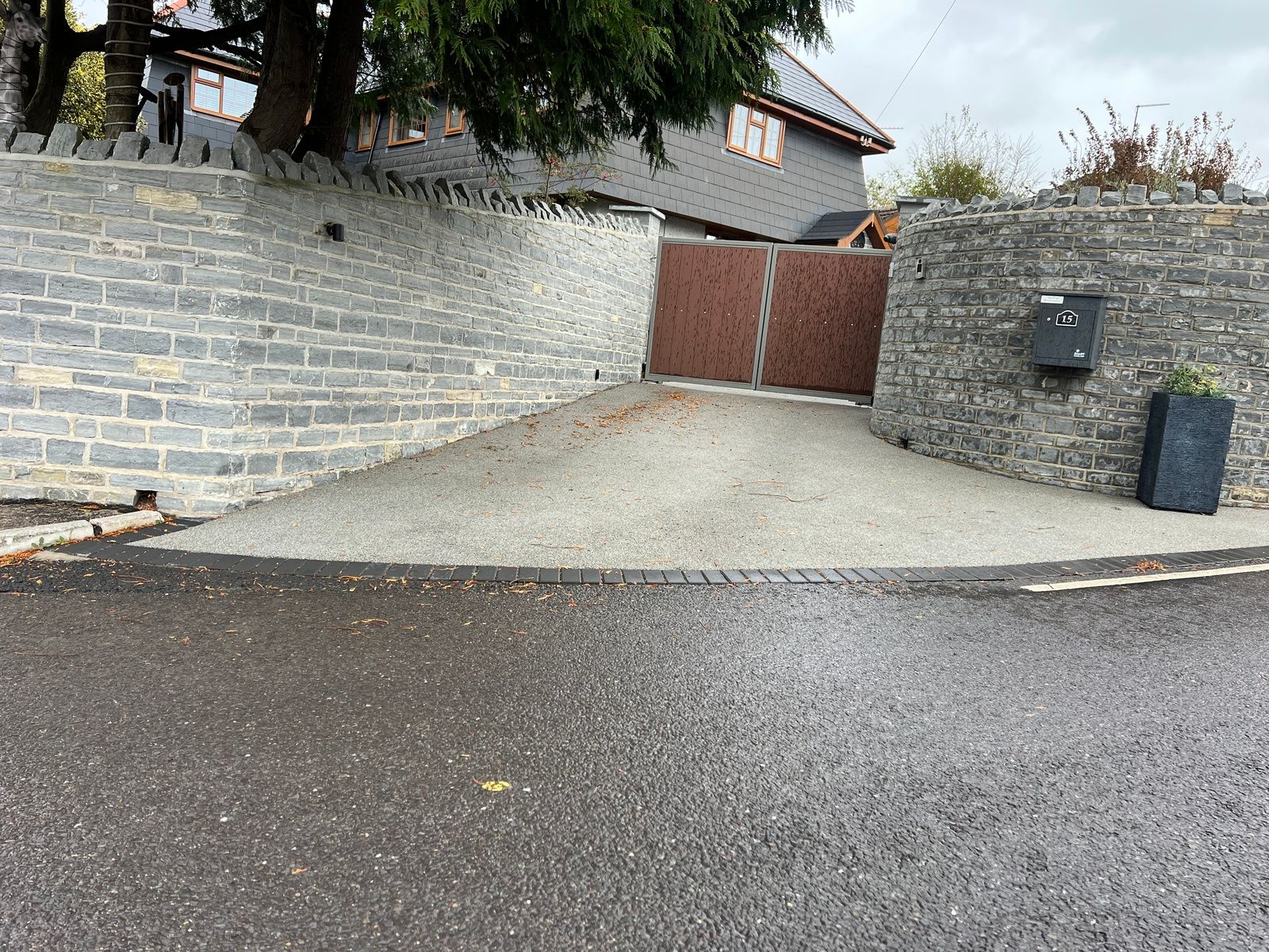 Resin Driveway Vs Tarmac Which Material Is The Winner