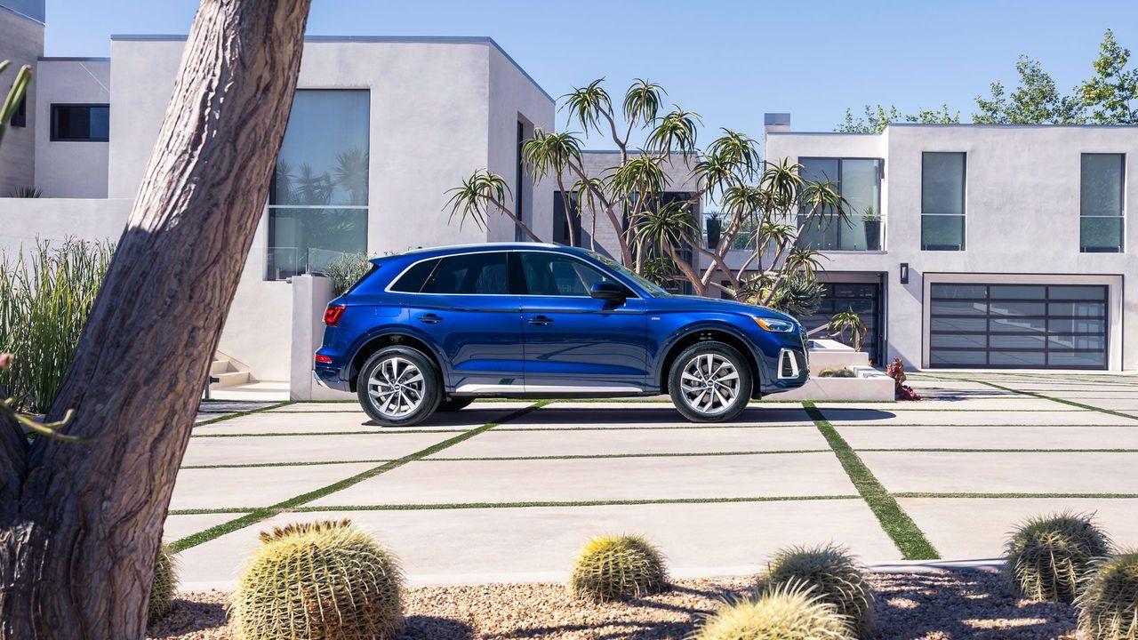 Get a taste of the driving experience of tomorrow! 2024 Audi Q5 SUV driving experience