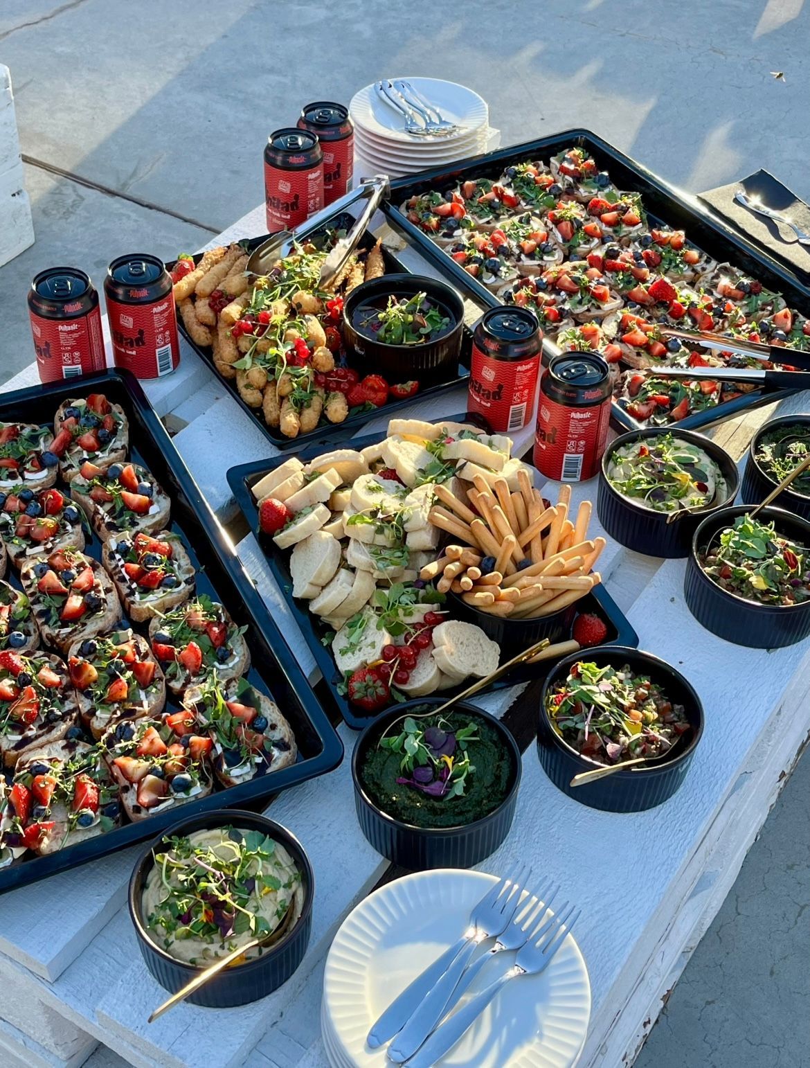 Catering
