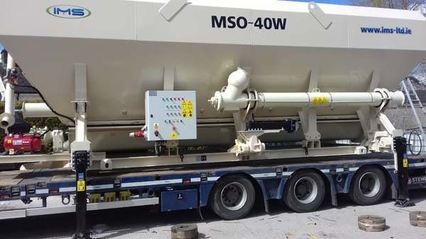 mobile cement silo on trailer
