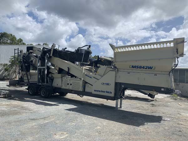 white screening machine