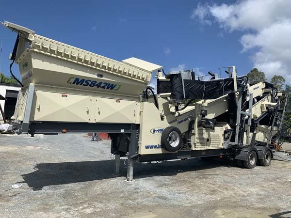 beige screening machine