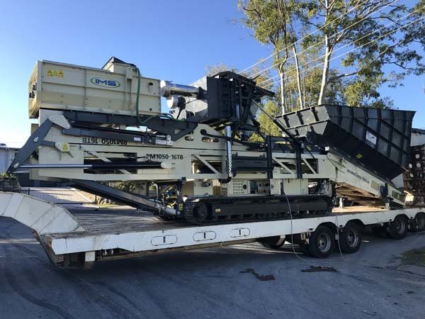 track pugmill on trailer