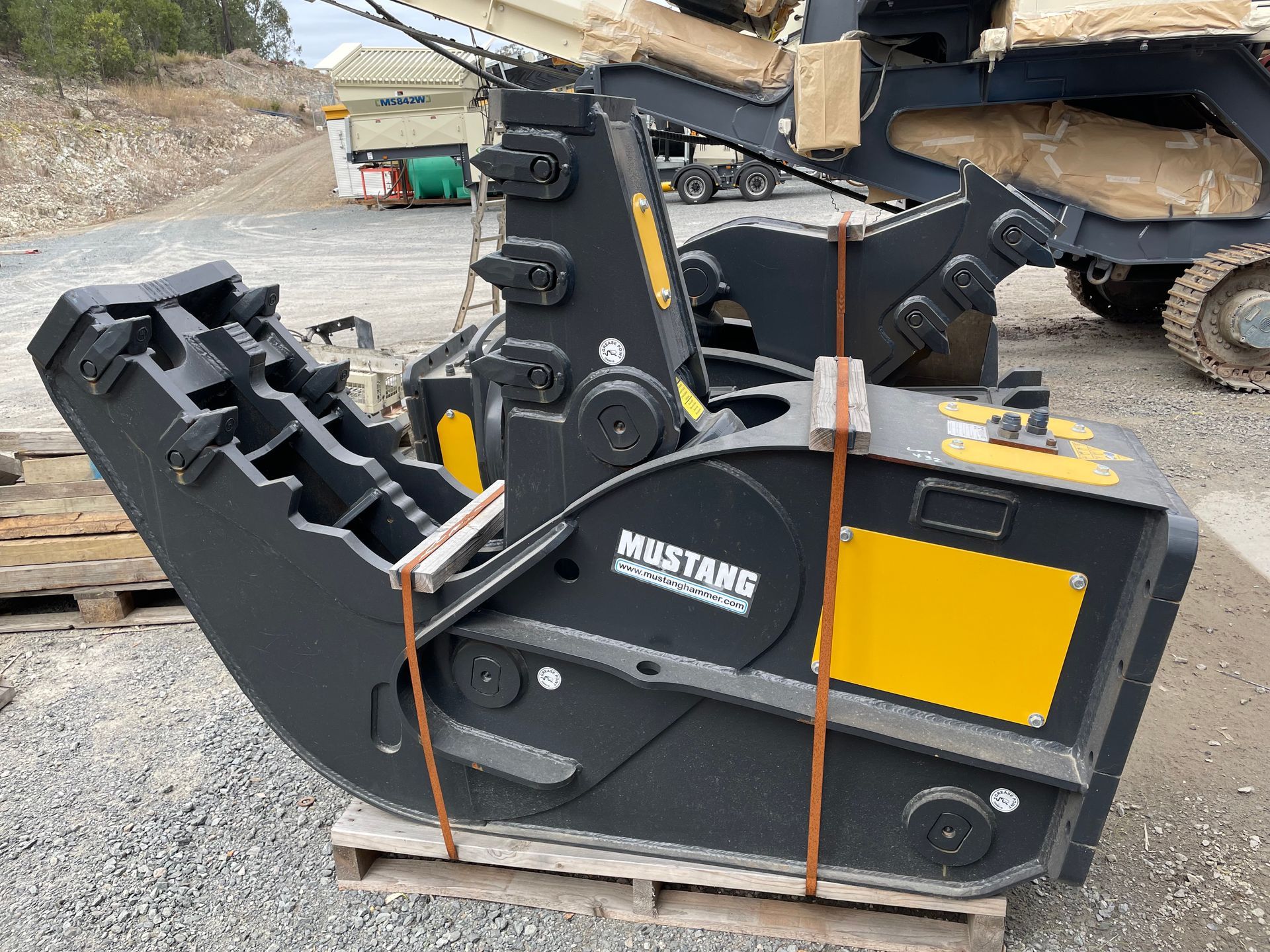 Demolition Shears — Yatala Qld — Crusher Screen Sales & Hire