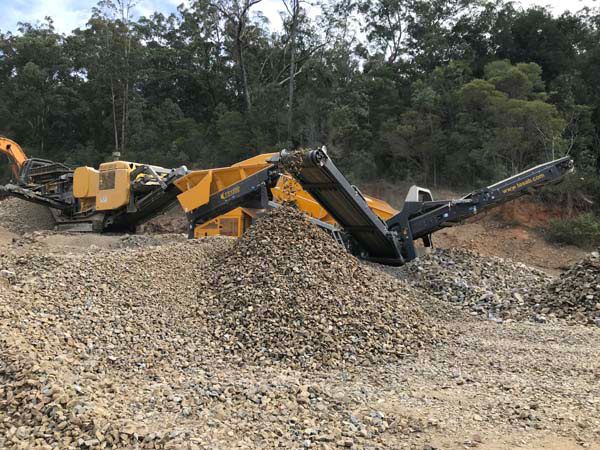 screening machine moving materials