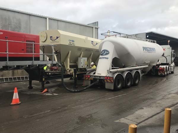 truck filling mobile cement silo