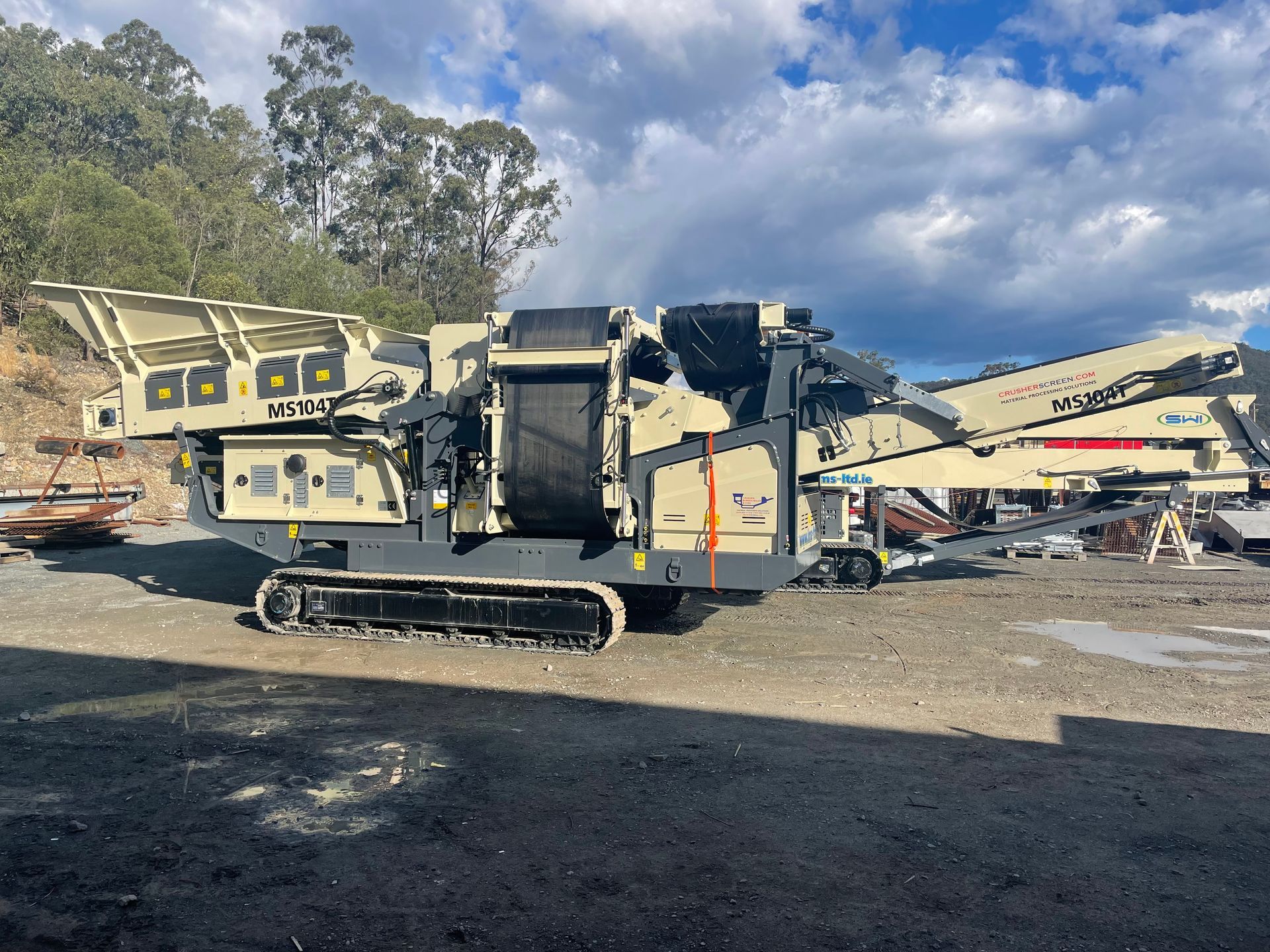 Gray Truck | Yatala | Crusher Screen Sales & Hire