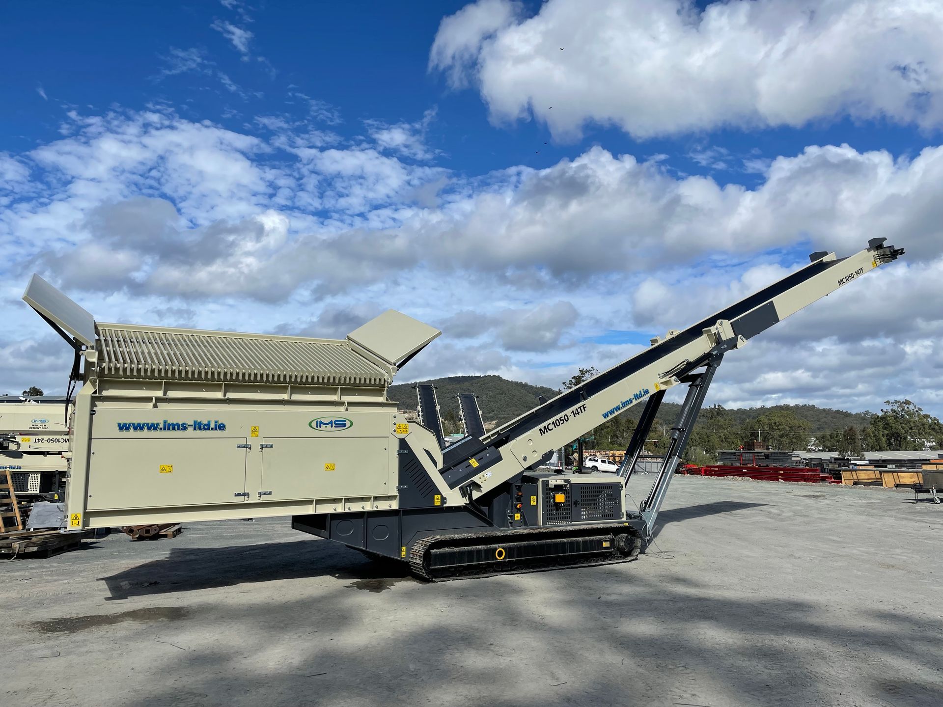 Track Conveyor Under The Sun | Yatala | Crusher Screen Sales & Hire