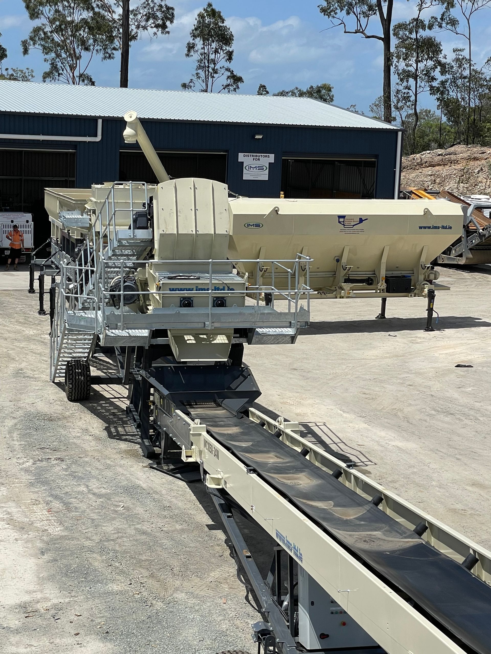 Truck Moving - Yatala, Qld - Crusher Screen Sales & Hire