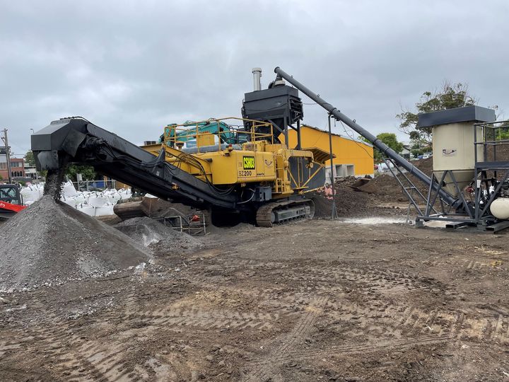 Excavator with Landscape - Yatala, Qld - Crusher Screen Sales & Hire