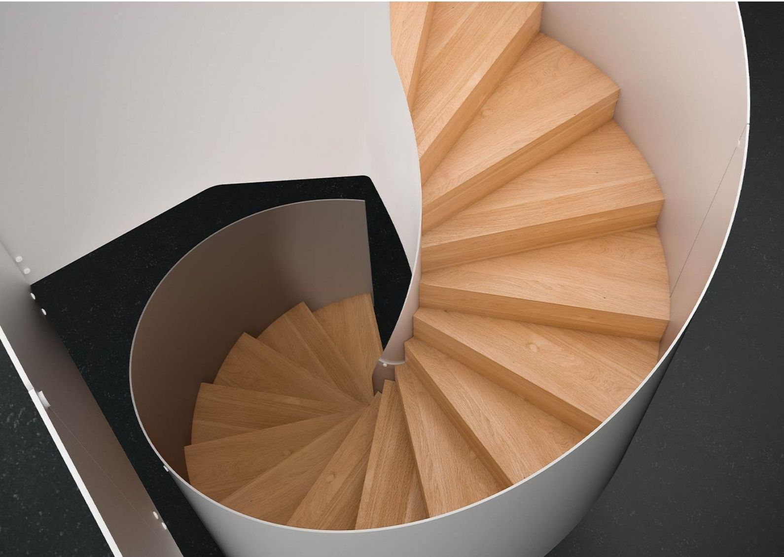 Vista dall'alto di una scala a chiocciola con gradini in legno chiaro racchiusa da una parete cilindrica liscia e bianca.