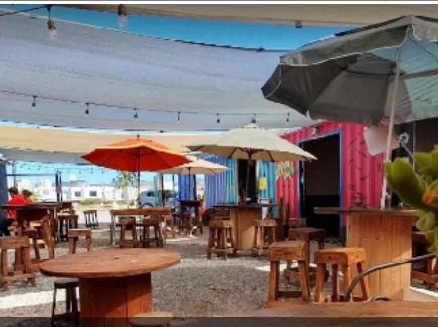 RENTA DE LOCALES EN PLAZA DE CONTENEDORES EN JURIQUILLA