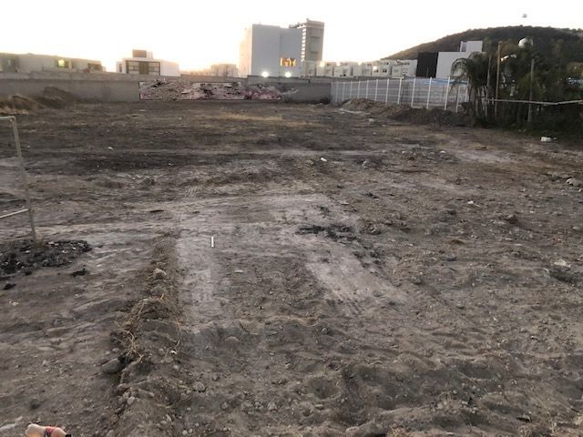 RENTA DE TERRENO COMERCIAL EN JURIQUILLA TODO O EN PARTES