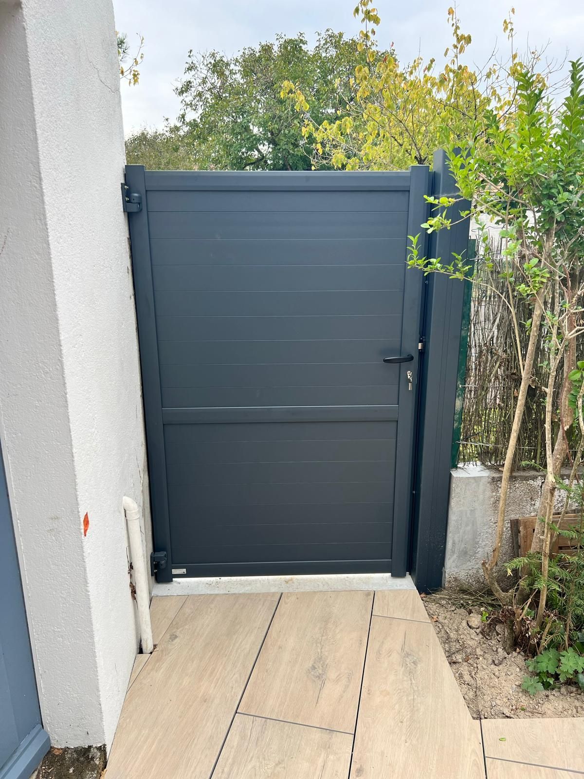 Pose de portillons et portails en alu ou en acier