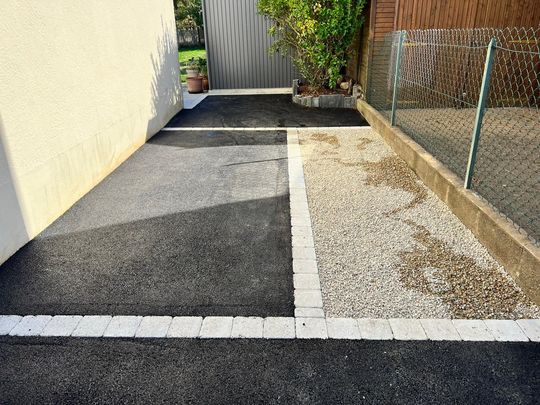 Pose d'enrobés noirs ou colorés chez les particuliers dans toute la région Nantaise