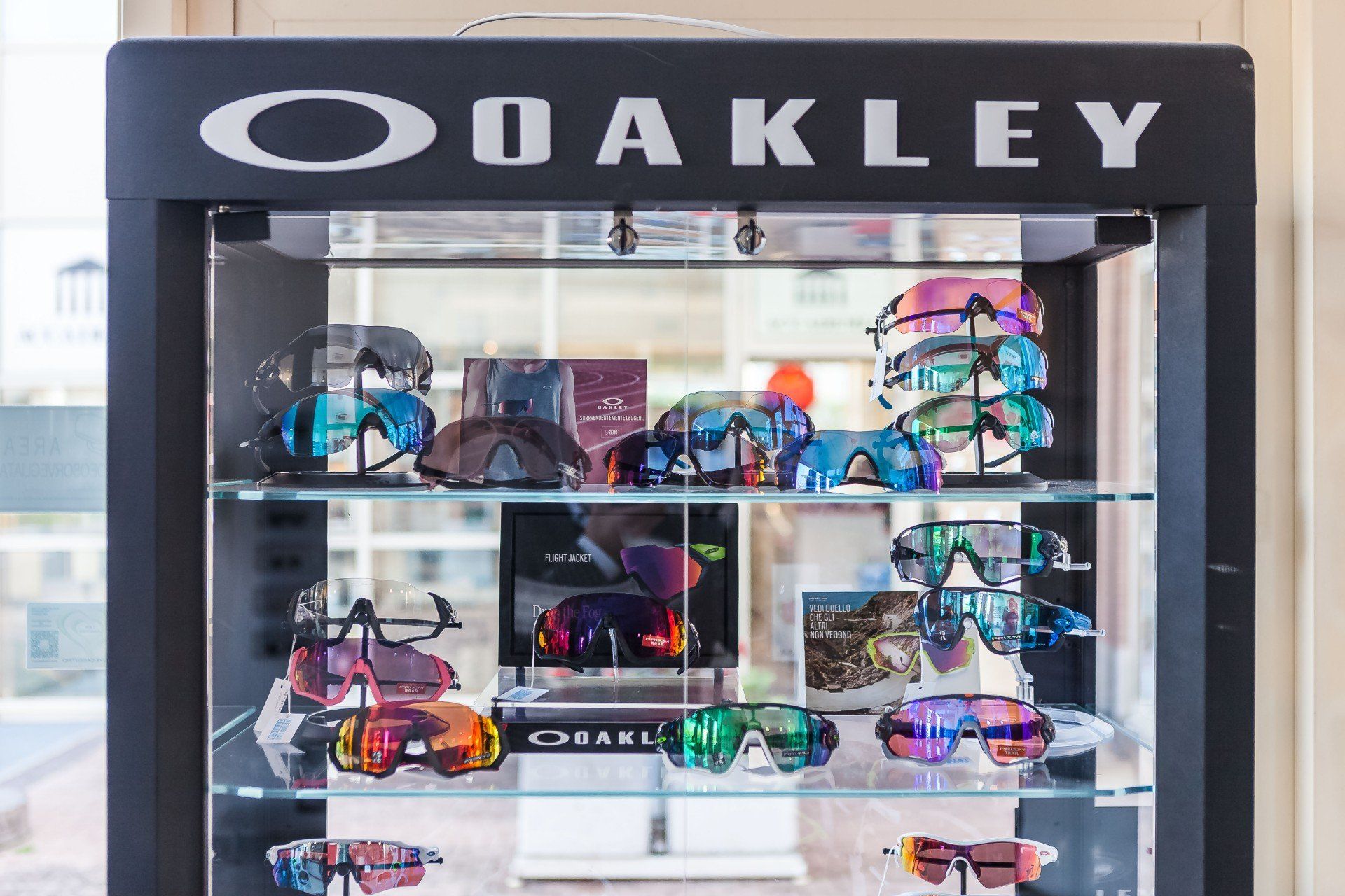 Vendita di occhiali da sole sportivi