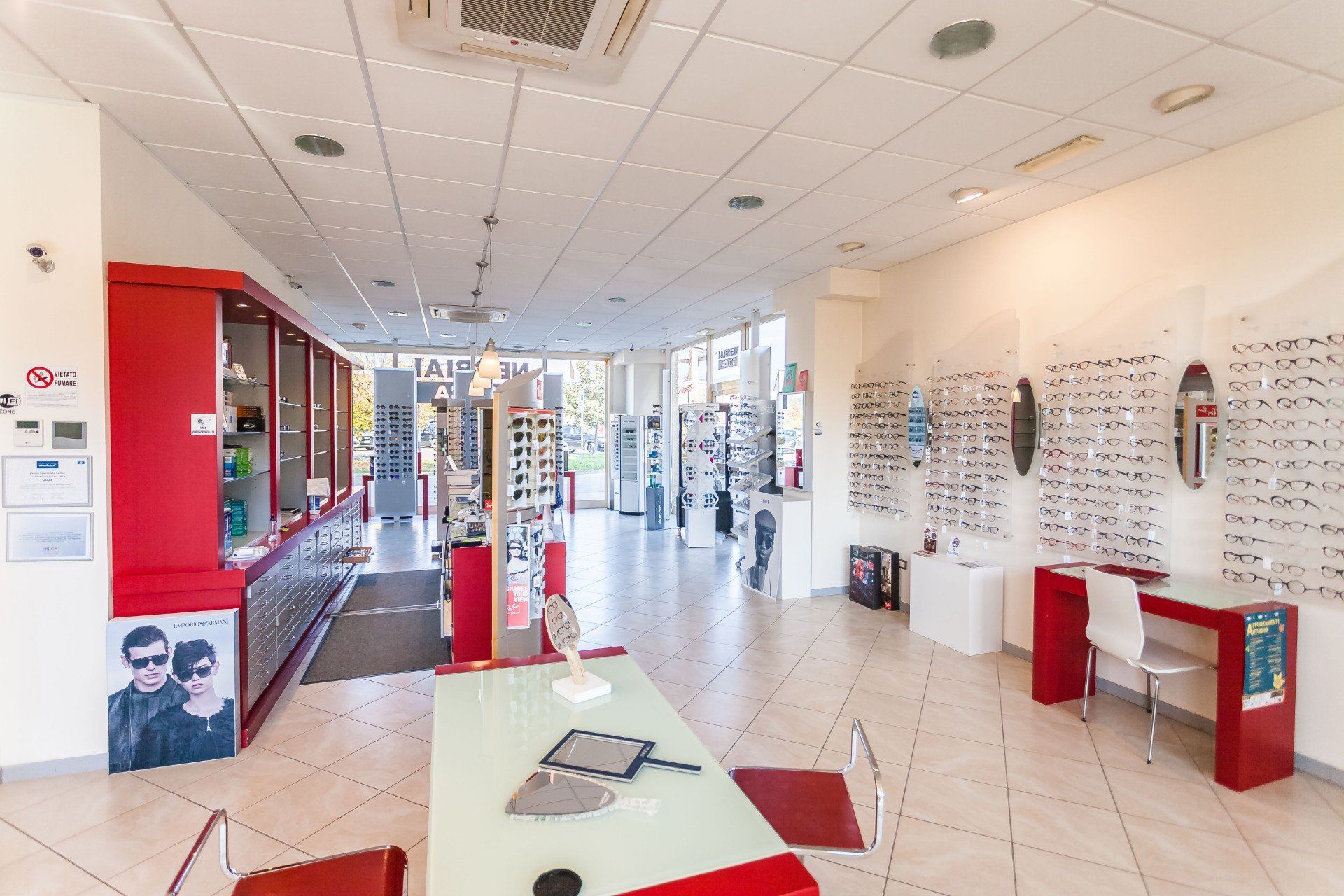 Salone di un negozio di ottica