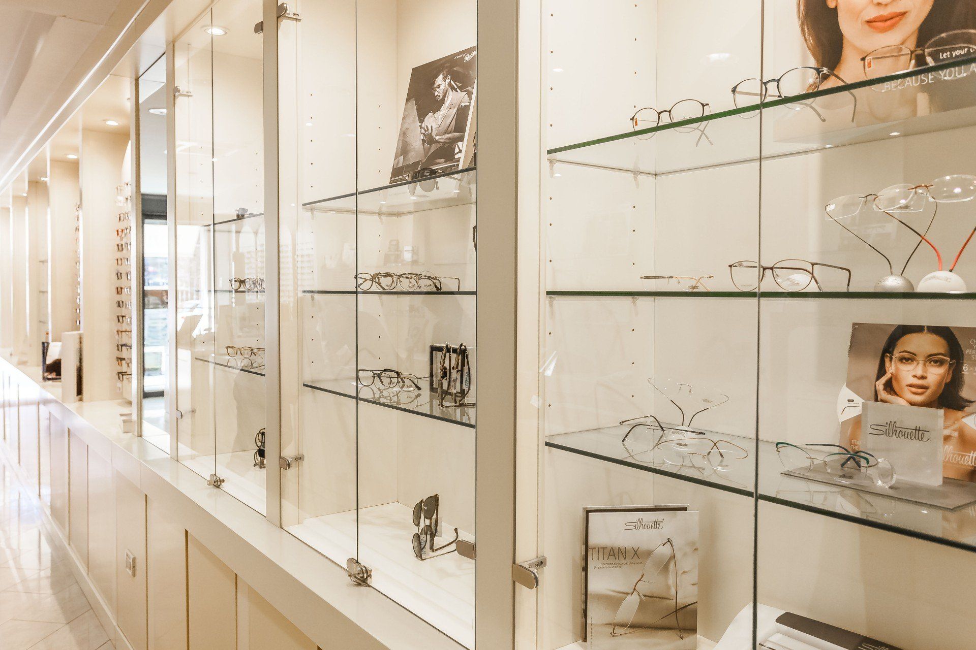 Vetrinette con esposizione occhiali da vista