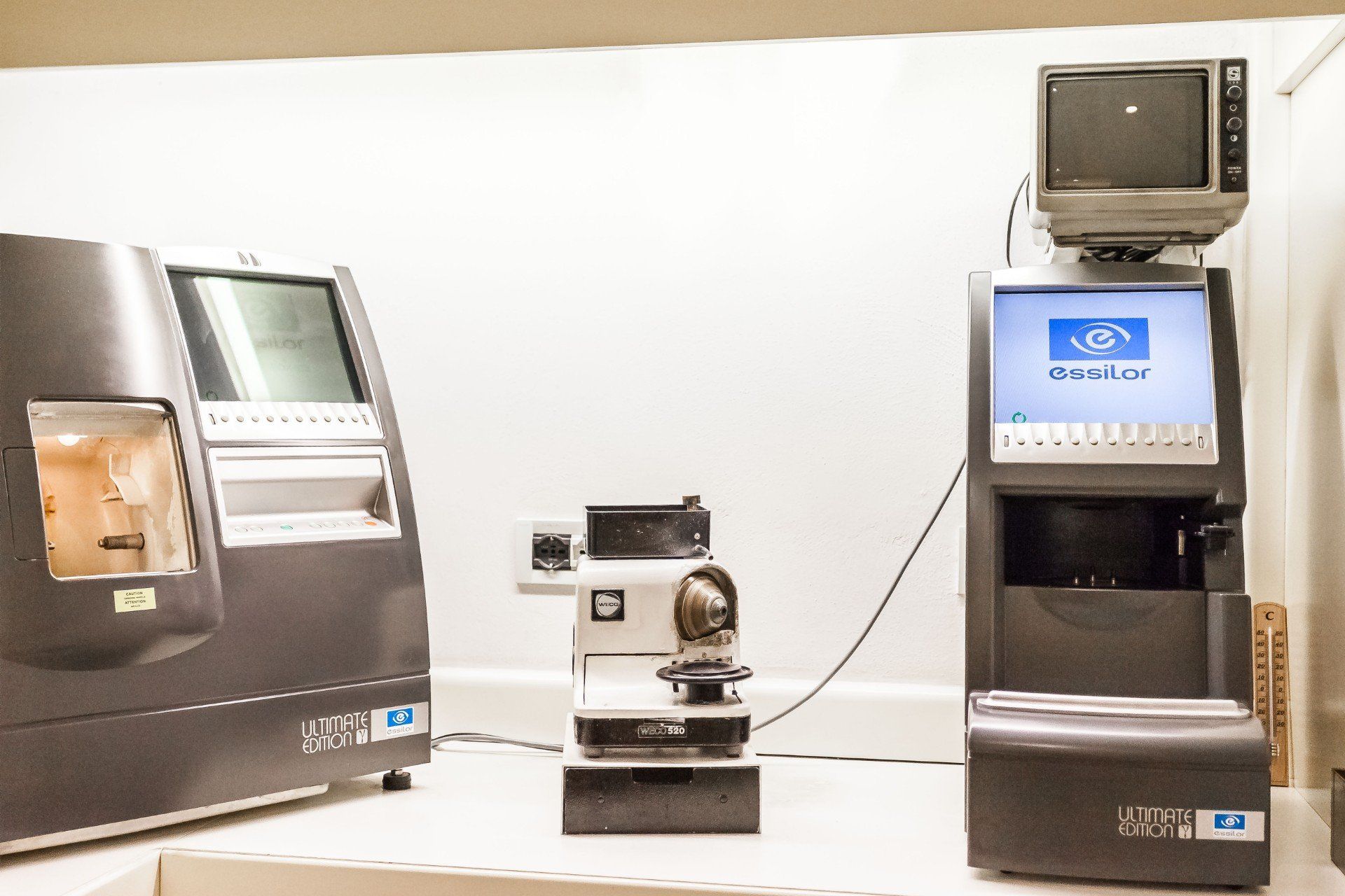 Apparecchiatura tecnologica per centro di ottica