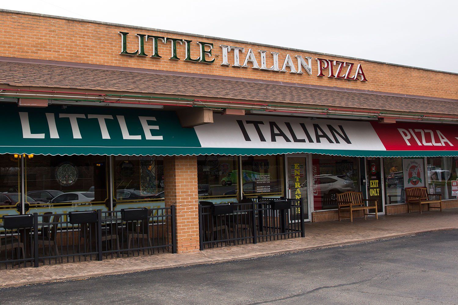 Naperville S Best Pizza Little Italian Pizza   Little Italian Pizza Naperville 9468 1500x1000 1920w 