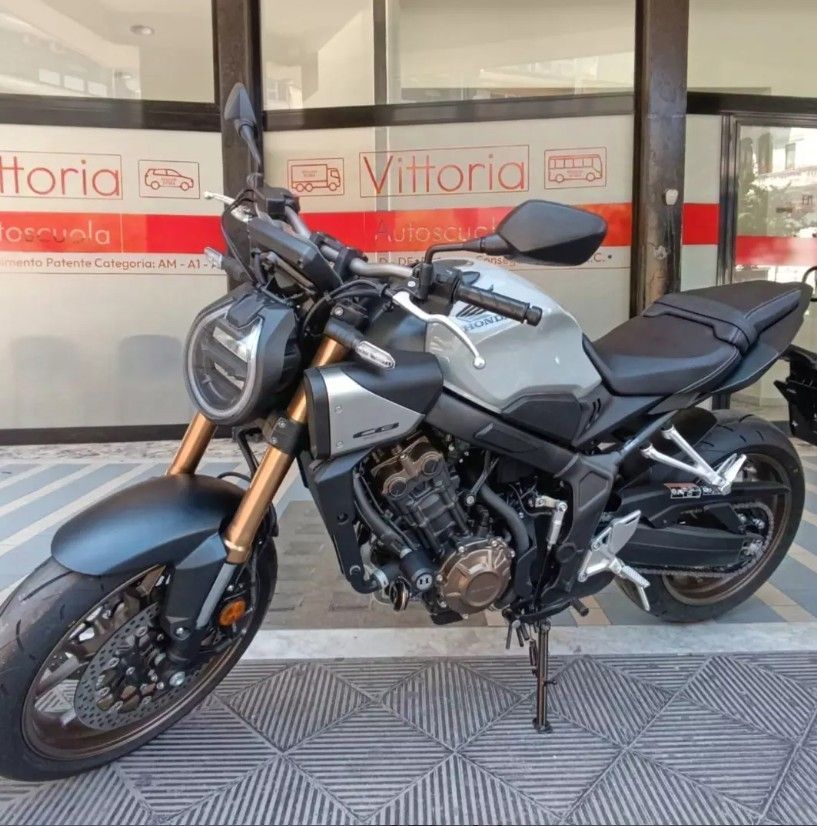 AutoscuolaVITTORIAsrlbari.com