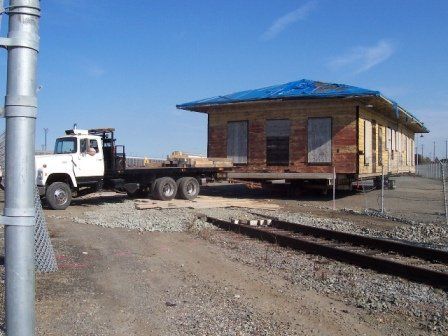 House Pulling by the Truck – Antioch, CA – Rogers House Moving