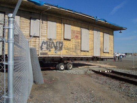 Yellow House Moving Using Truck – Antioch, CA – Rogers House Moving