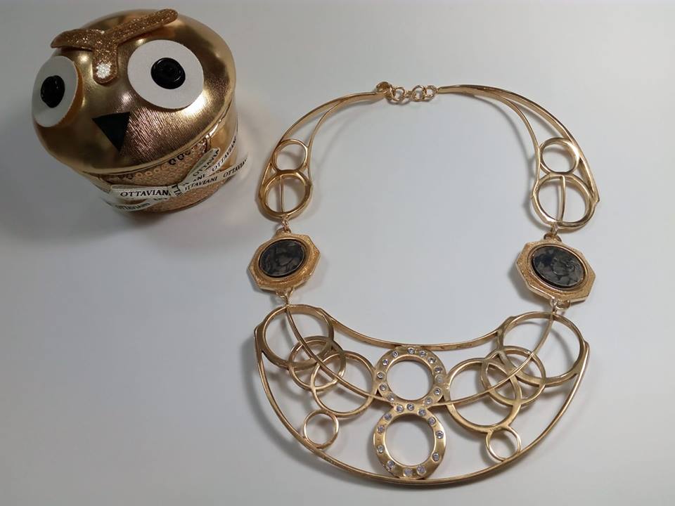 collana rigida in oro