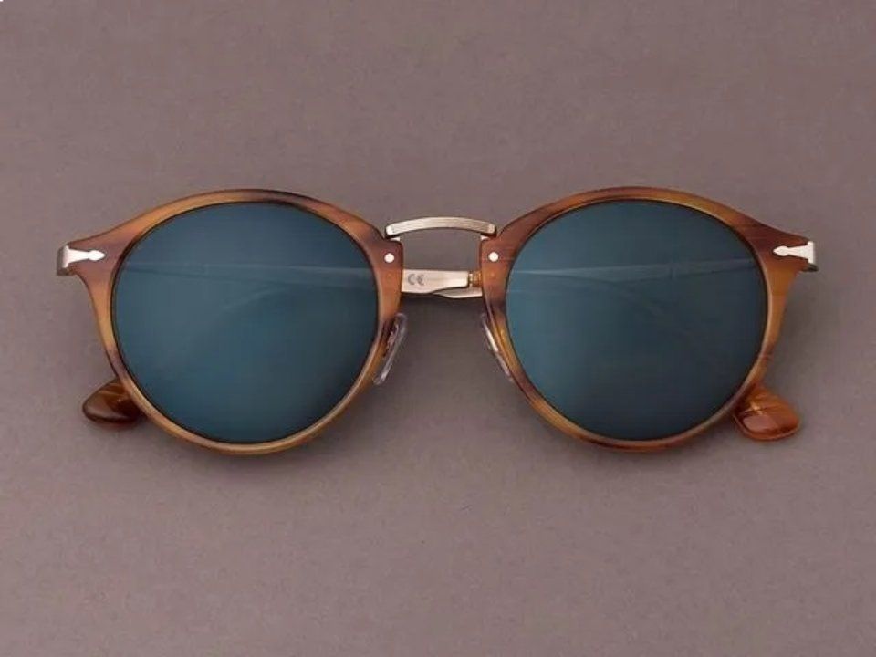 Occhiali in legno