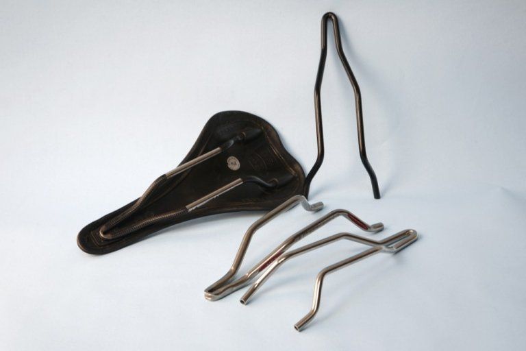 Sella per bici con acciaio