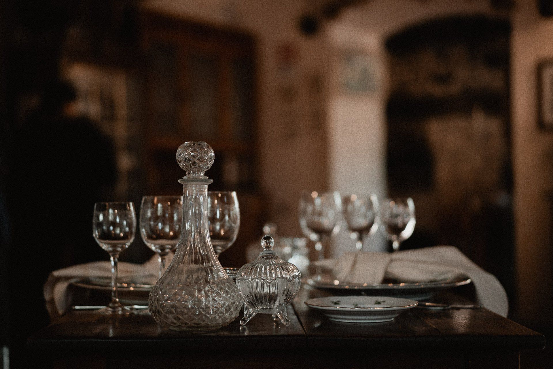 servizio per allestimento ottocentesco nella location per matrimoni