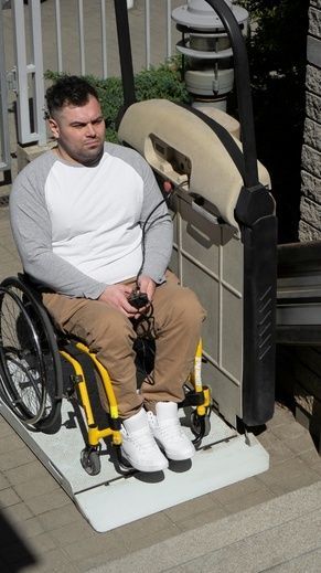 Navigating the Outdoors with Ease: The Benefits of Outdoor Stair Lifts