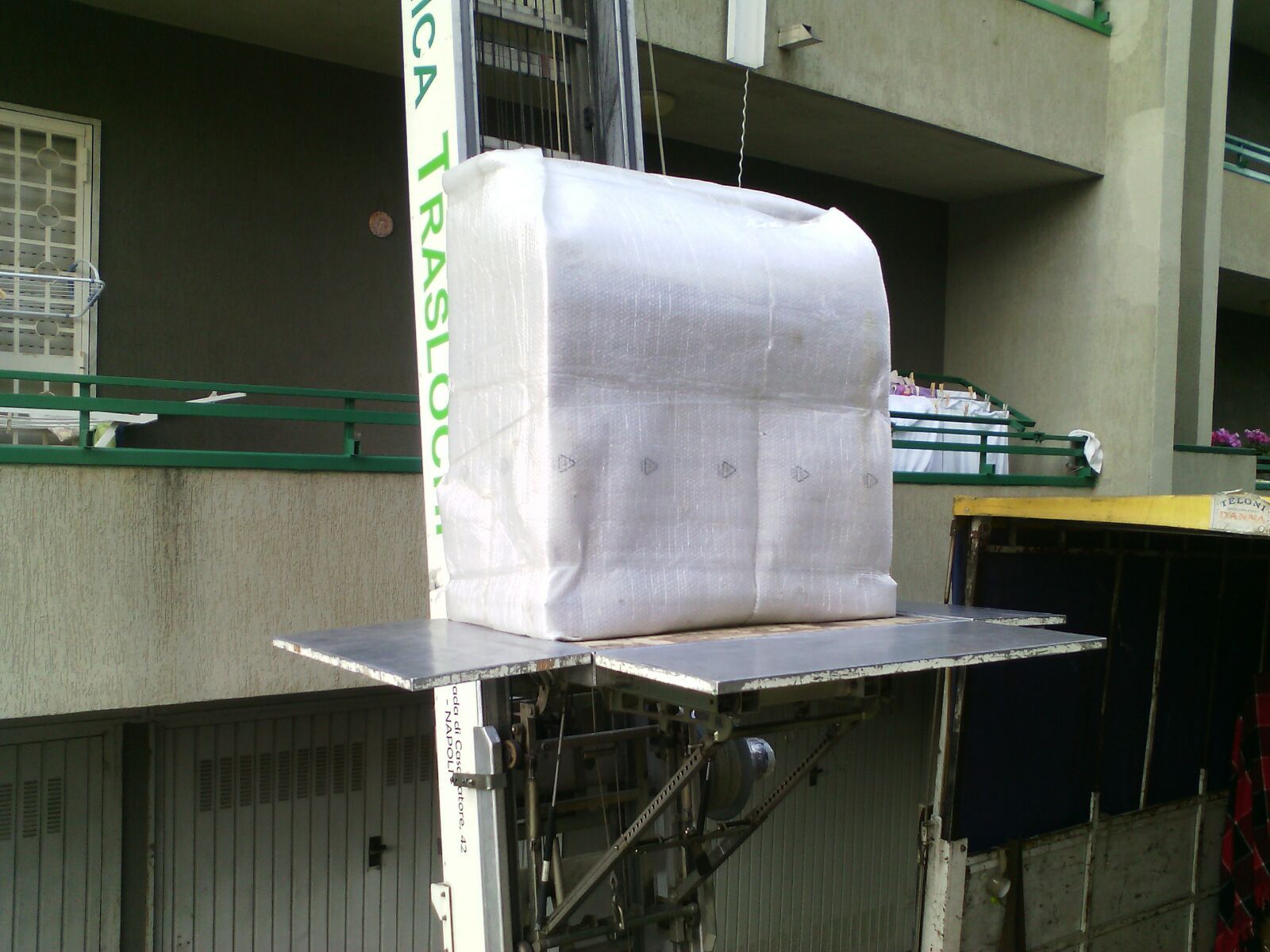 Trasloco di abitazione con imballaggio oggetti e mobili