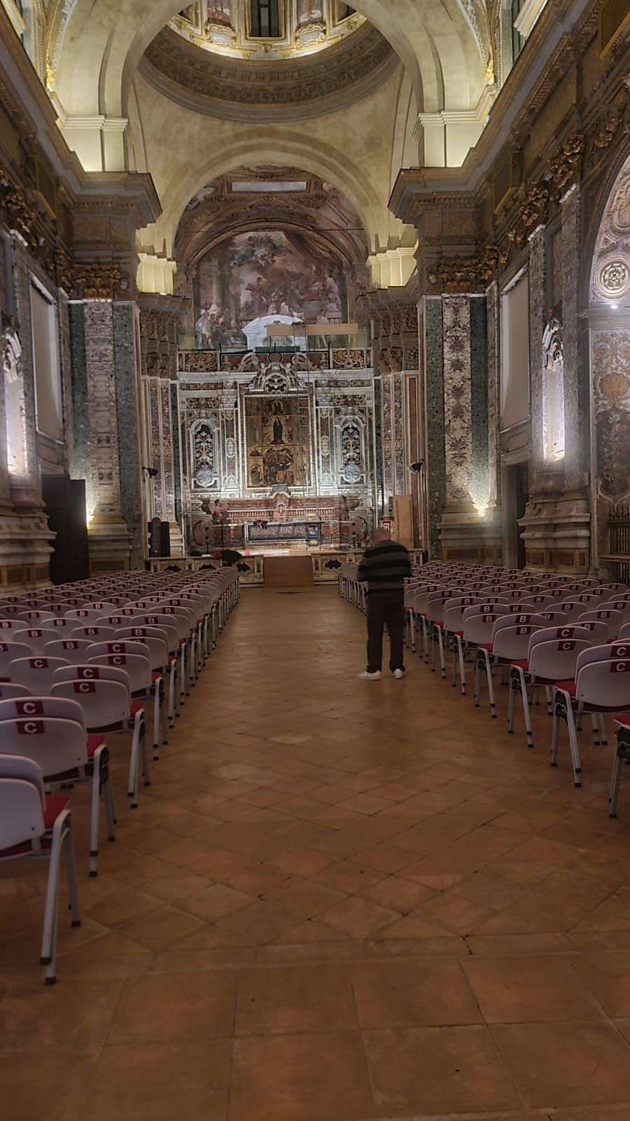 Trasloco dipinti presso Complesso Donnaregina, Napoli