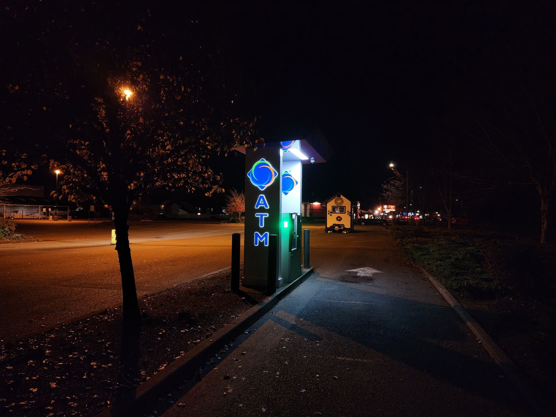 ATM Signage at Night - Albany, OR - Foress Signs & Mfg., LLC