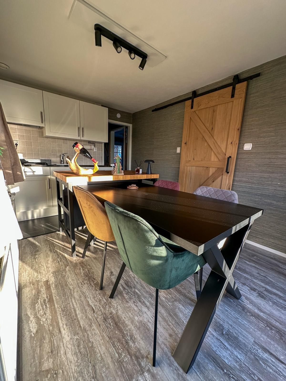 De keuken van Vakantiehuis Akkerzicht Oudesluis.