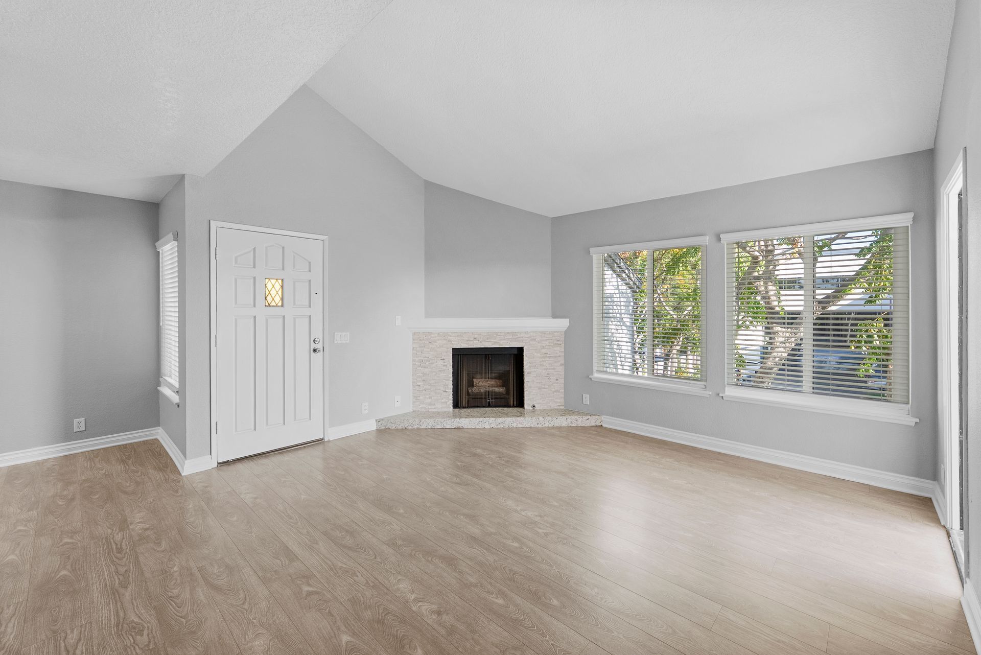 Living room with firplace