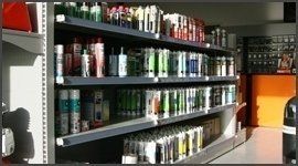 Scaffali della ferramenta