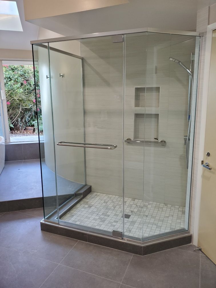 Modern Shower — Torrance, CA — Dandoy Glass