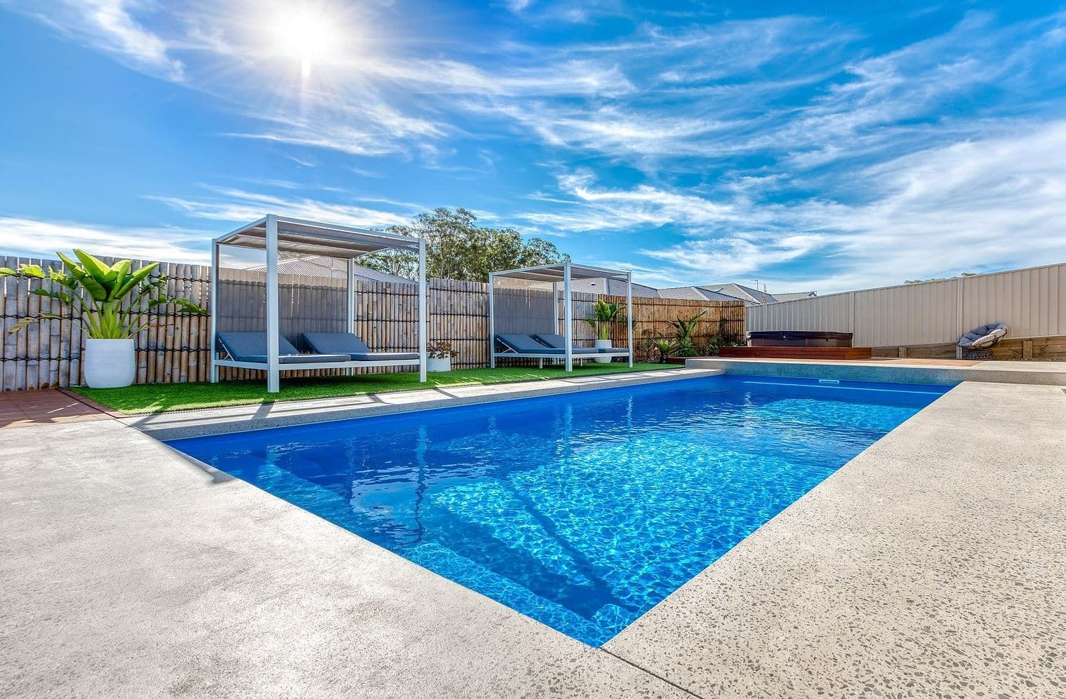 Entertainer Pool &mdash; Bombs Away Pools in Coolangatta, QLD