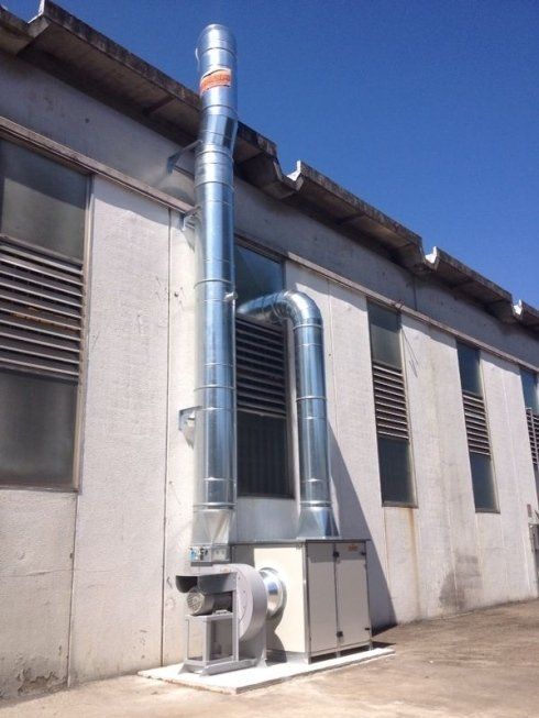 tubazioni esterne di impianto industriale