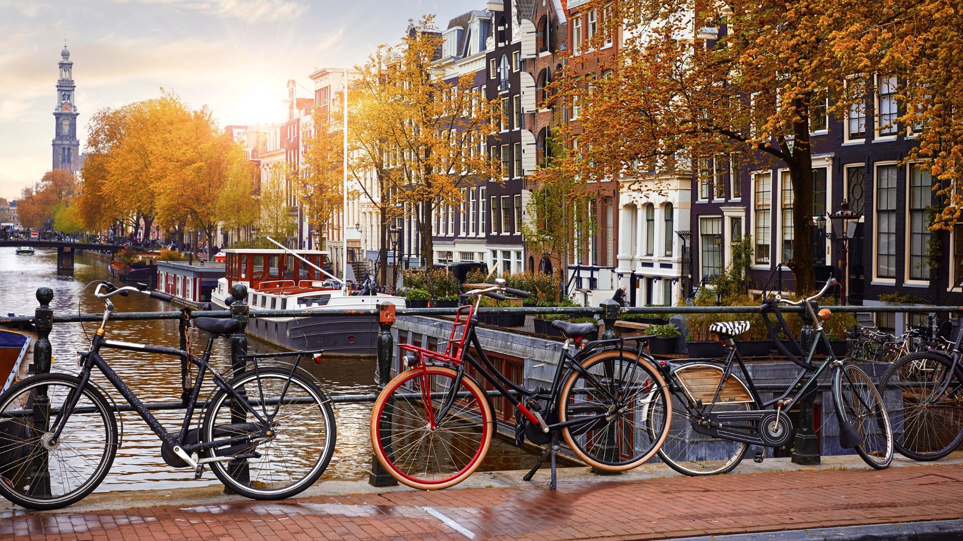 2 drinks overlooking the sea in malta
