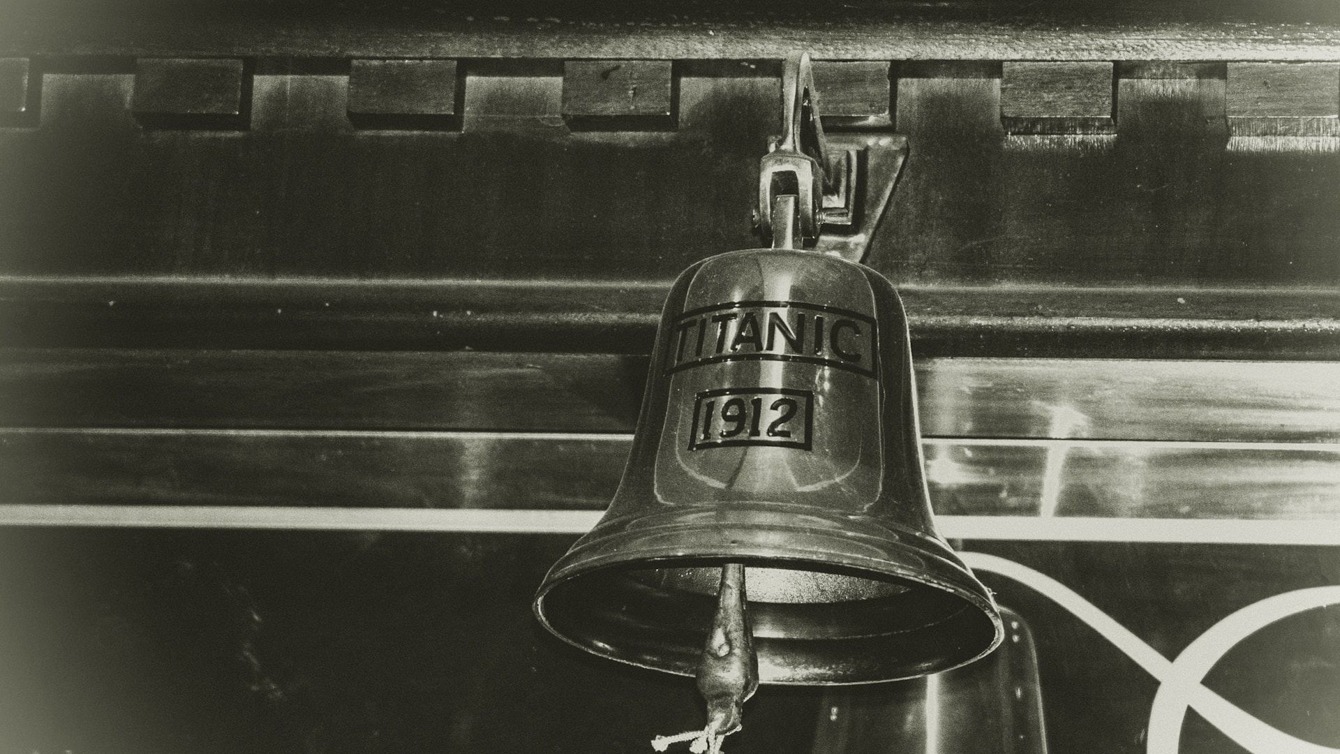 Titanic Bell 1912 - Barter's Travelnet