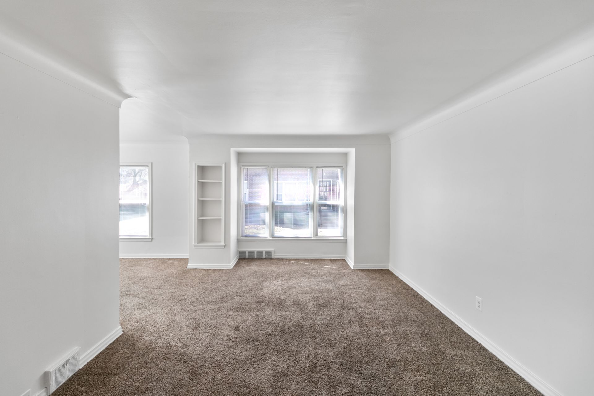 Pointe Garden interior shot 4