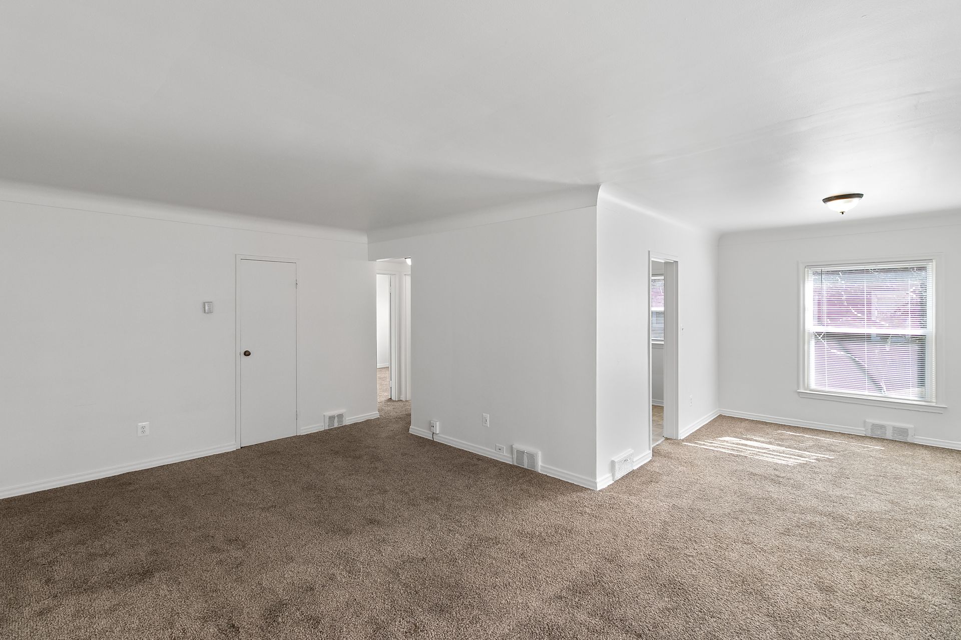 Pointe Garden living room