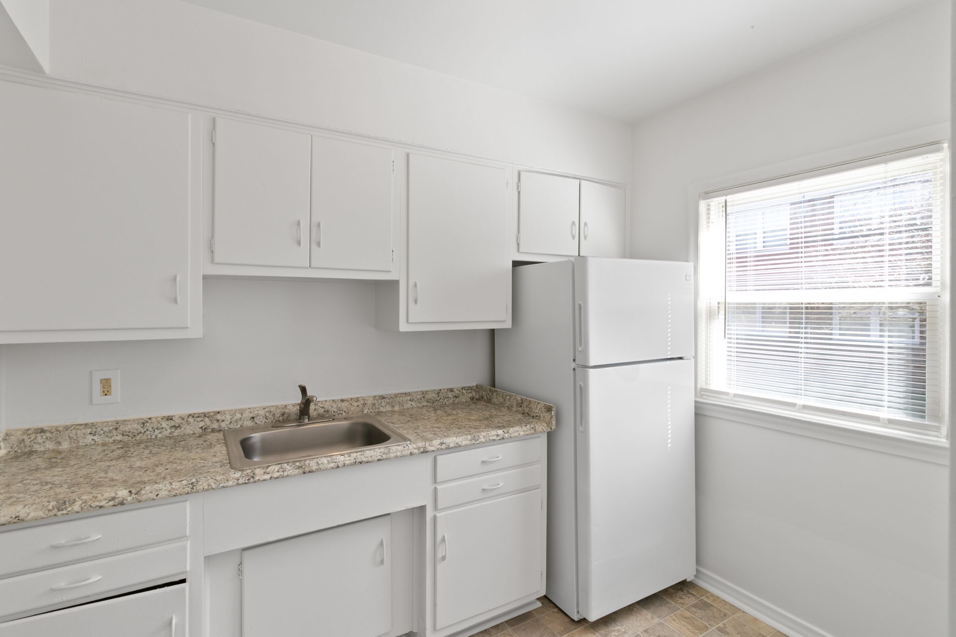 Pointe Garden kitchen 3