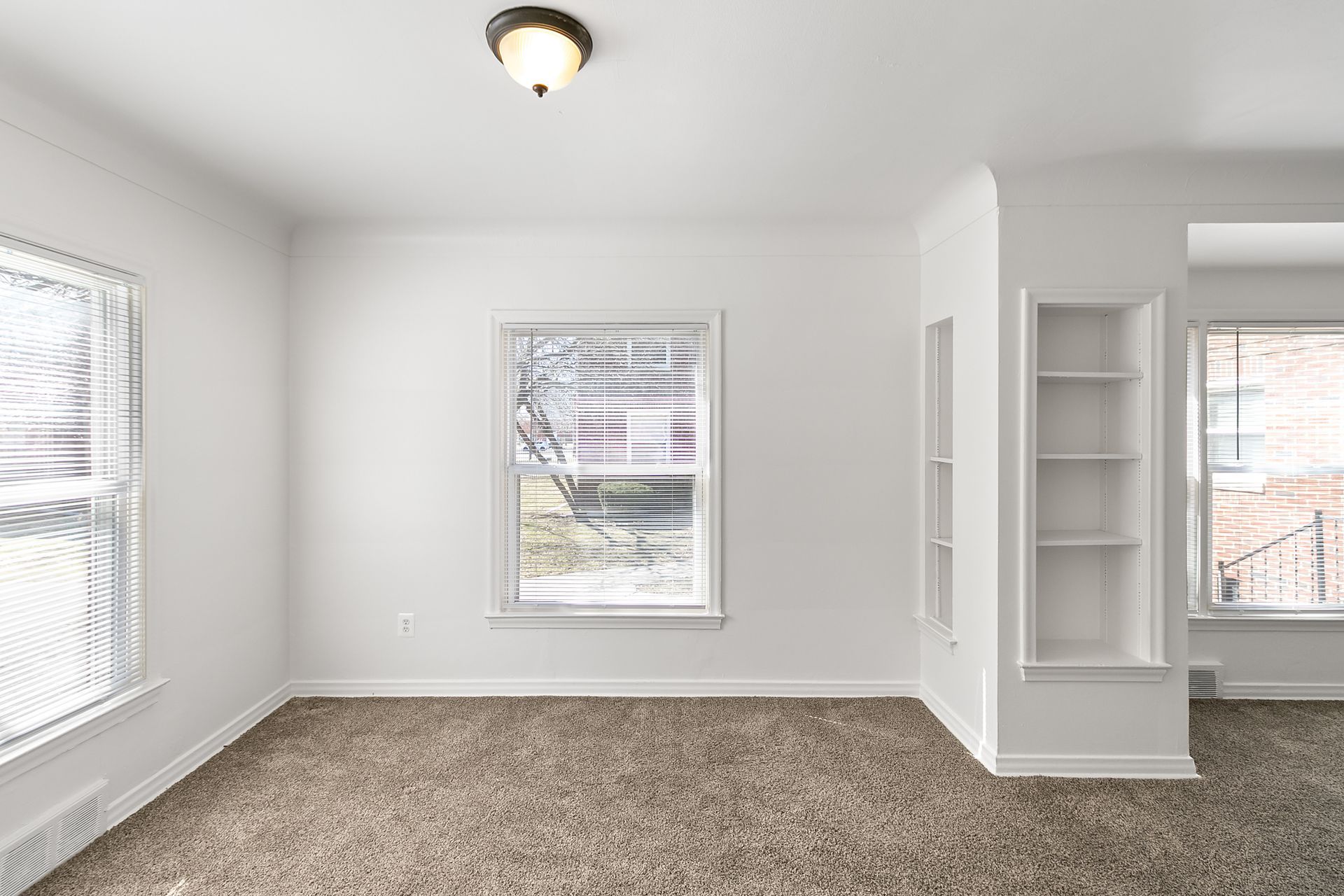 Pointe Garden room
