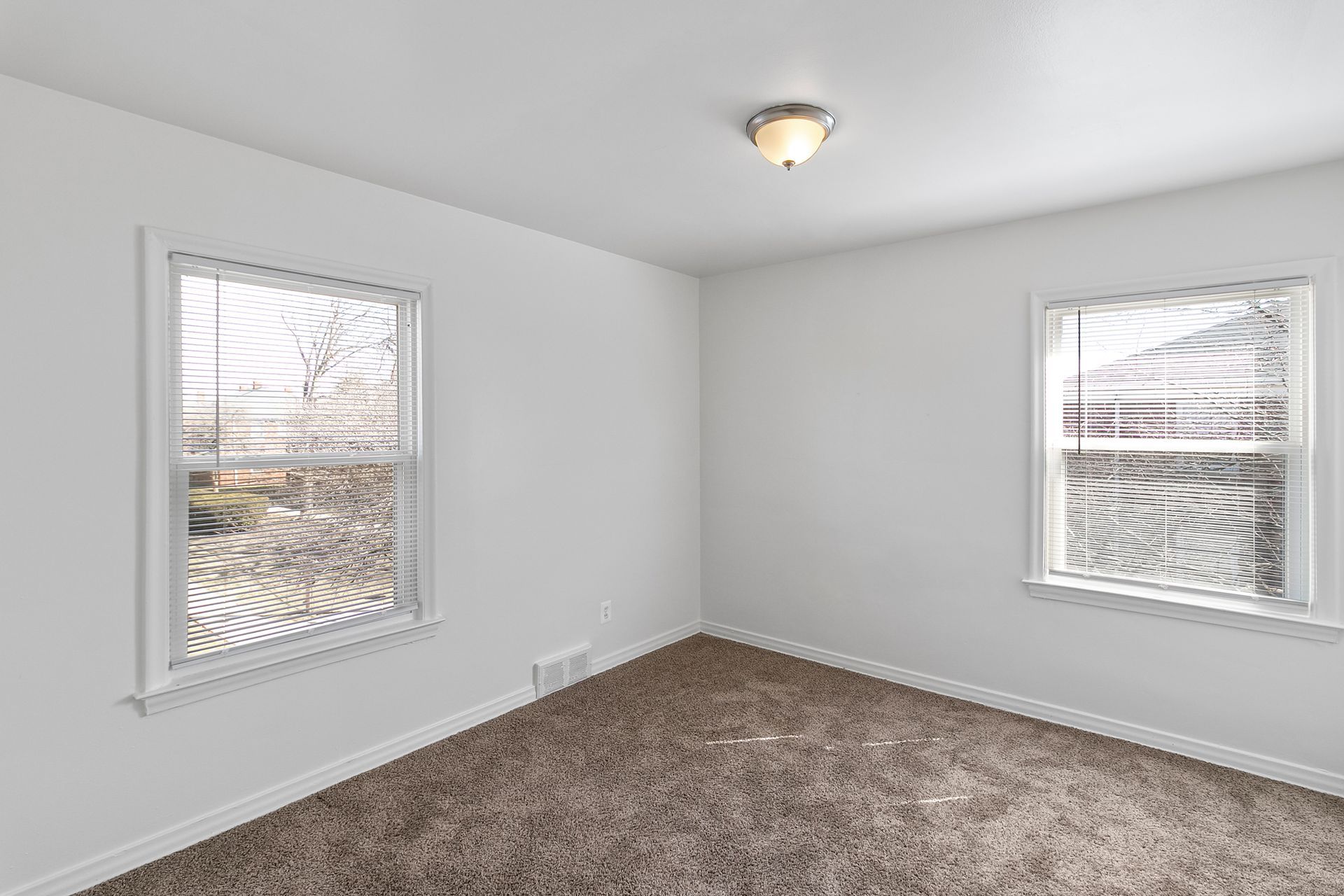 Pointe Garden interior shot 11