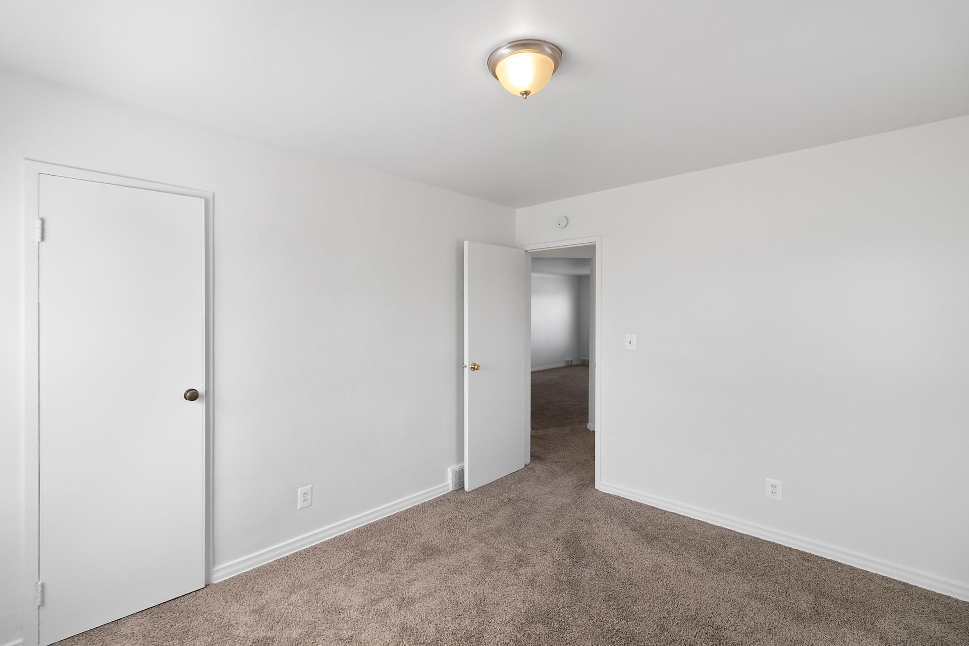 Pointe Garden interior shot 13