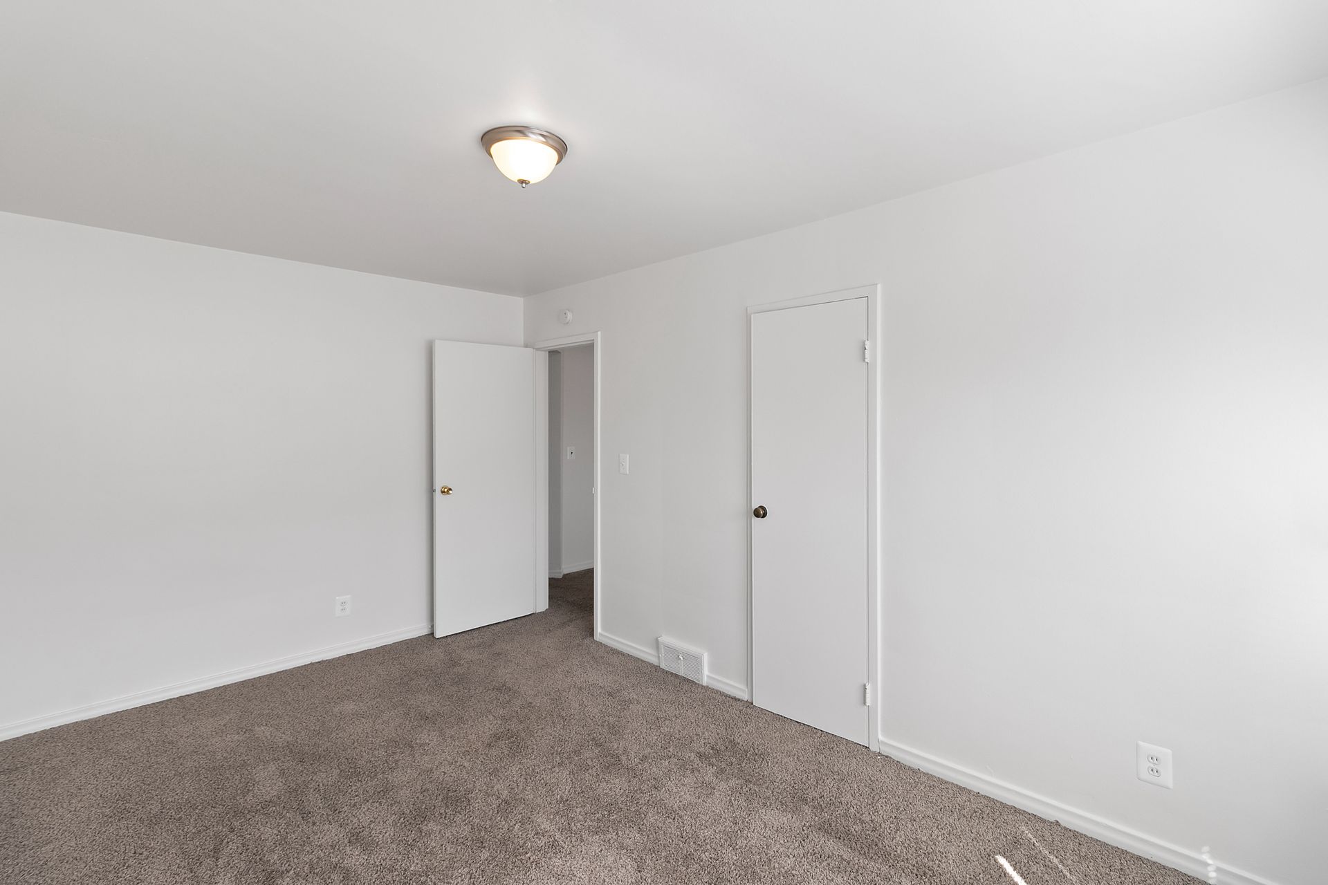 Pointe Garden interior shot 14